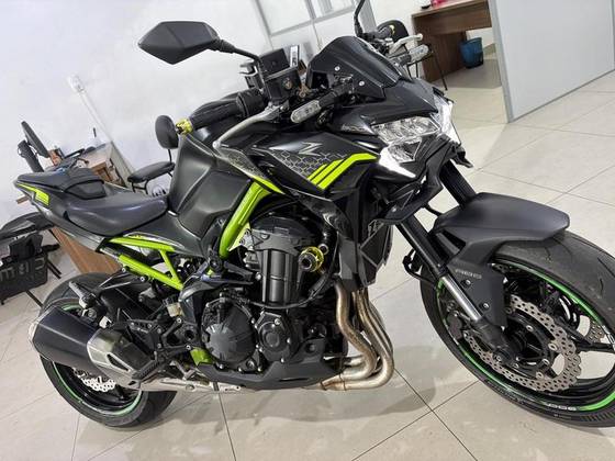 KAWASAKI Z900 KAWASAKI Z900